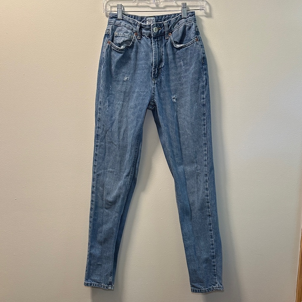 BDG Women’s Light Wash Mom High Rise Jean Sz 24 URB1232